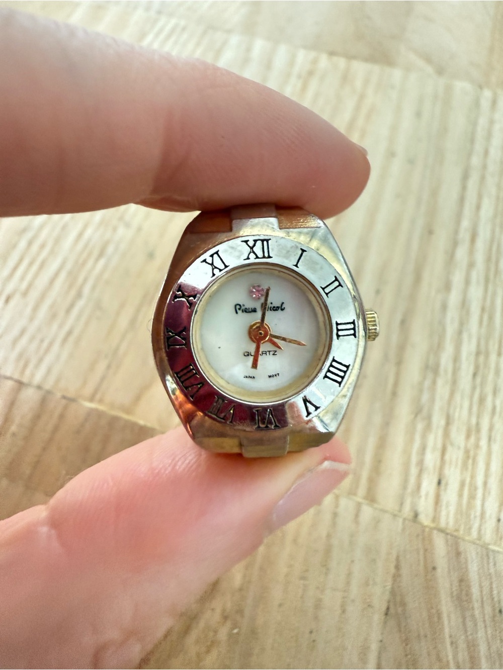 Vintage Pierre Nicol ladies gold tone ring watch NEW BATTERY